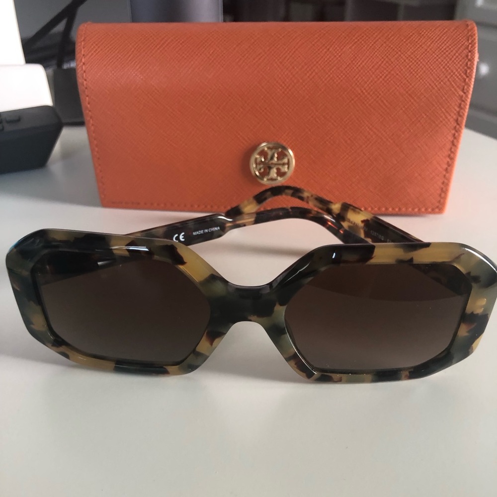 Tory Burch tortoise sunglasses like new